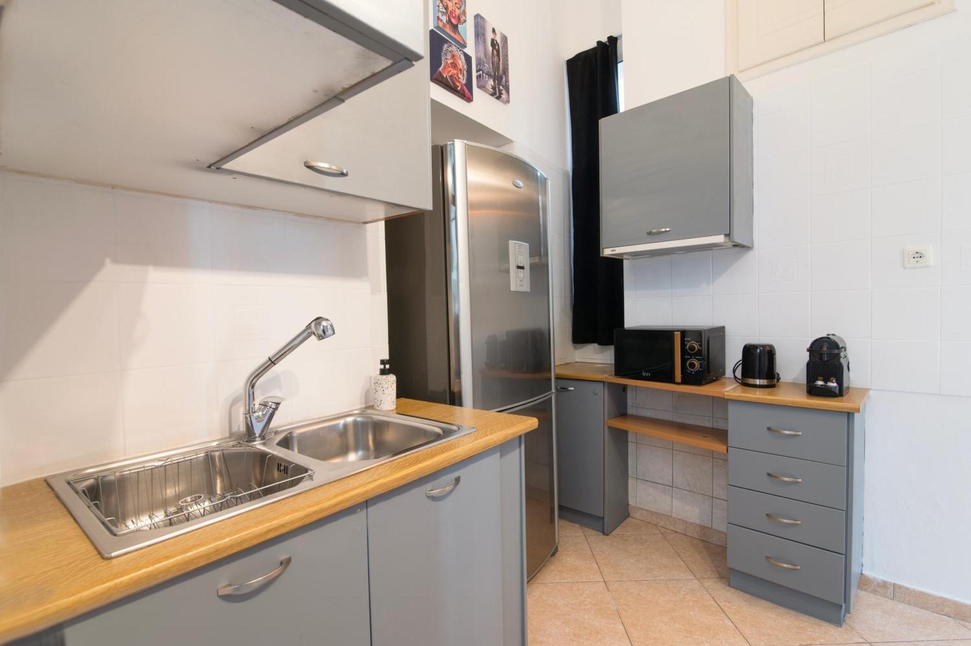 Neoclassical Loft In Monastiraki - Acropolis And Metro Αθήνα Εξωτερικό φωτογραφία