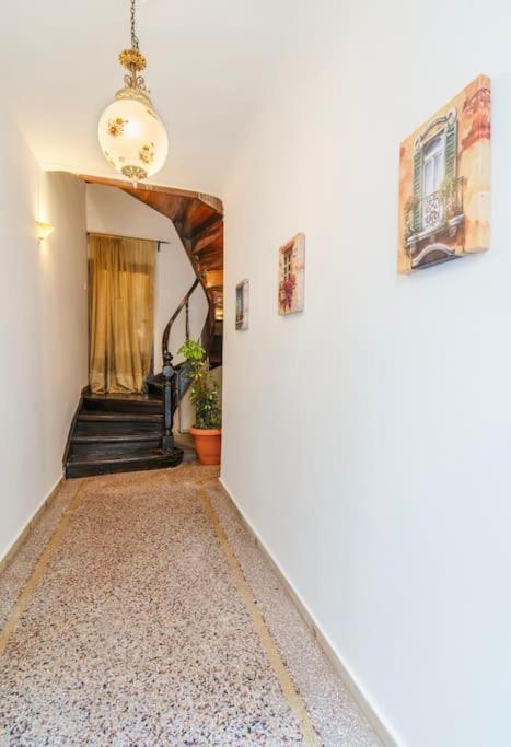 Neoclassical Loft In Monastiraki - Acropolis And Metro Αθήνα Εξωτερικό φωτογραφία